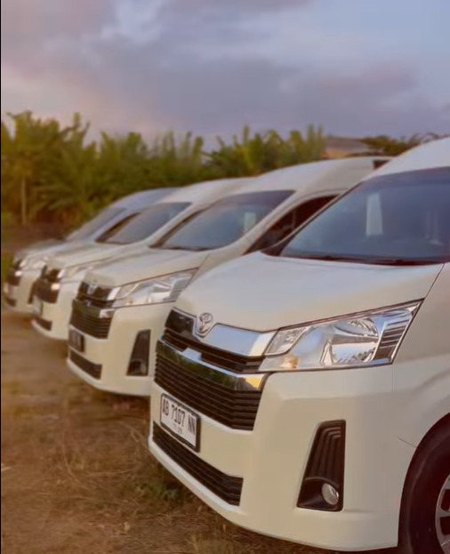 Butuh Mobil dengan Sopir di Jogja? Ini Keuntungan dan Rekomendasinya